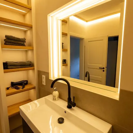 Apartment Historische Im Erdgeschoss *
